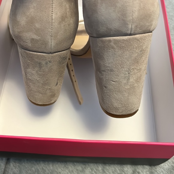 Vince Camuto Suede Heel - Picture 7 of 16